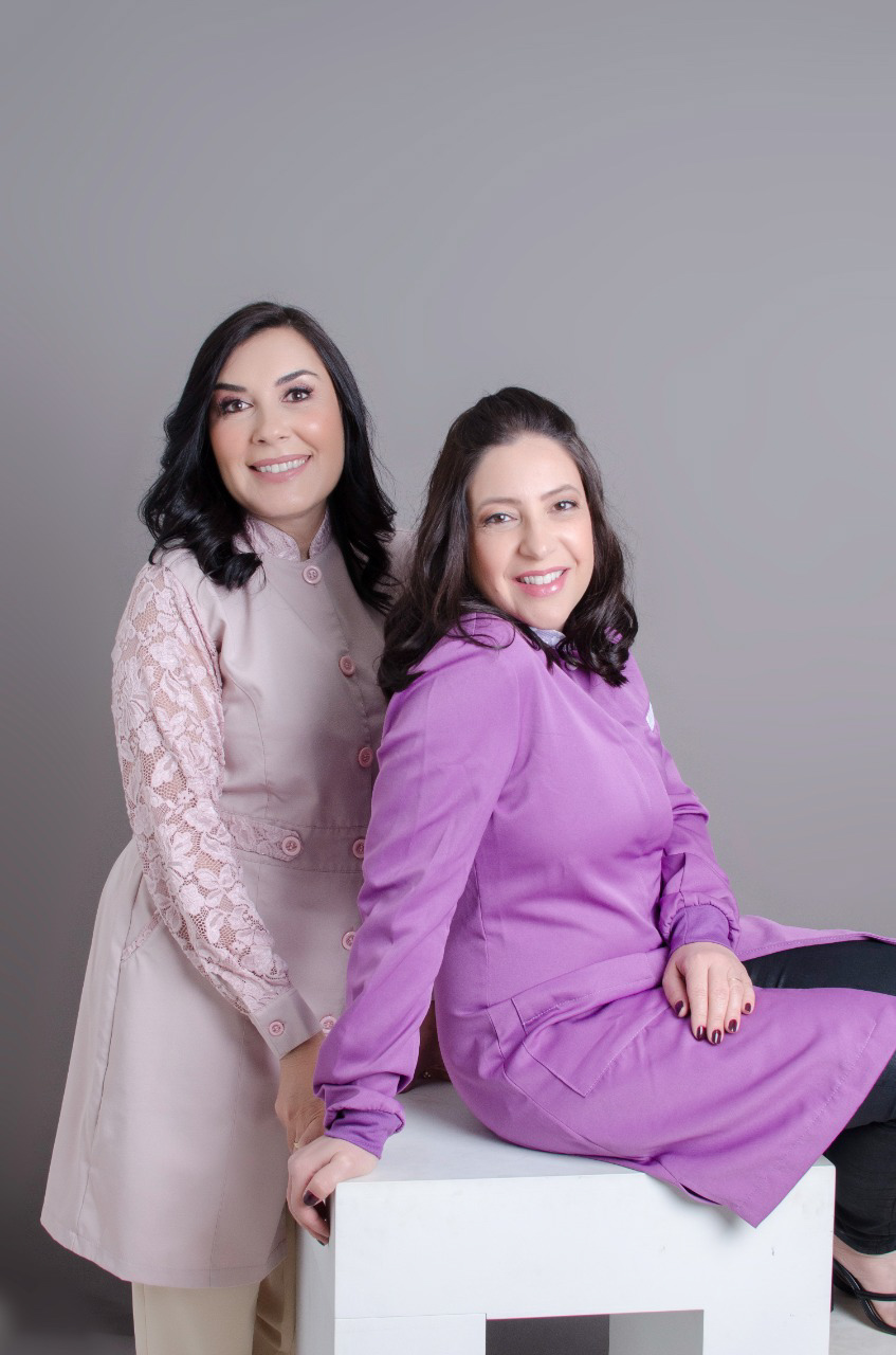 Two clinic specialists portrait for brand content